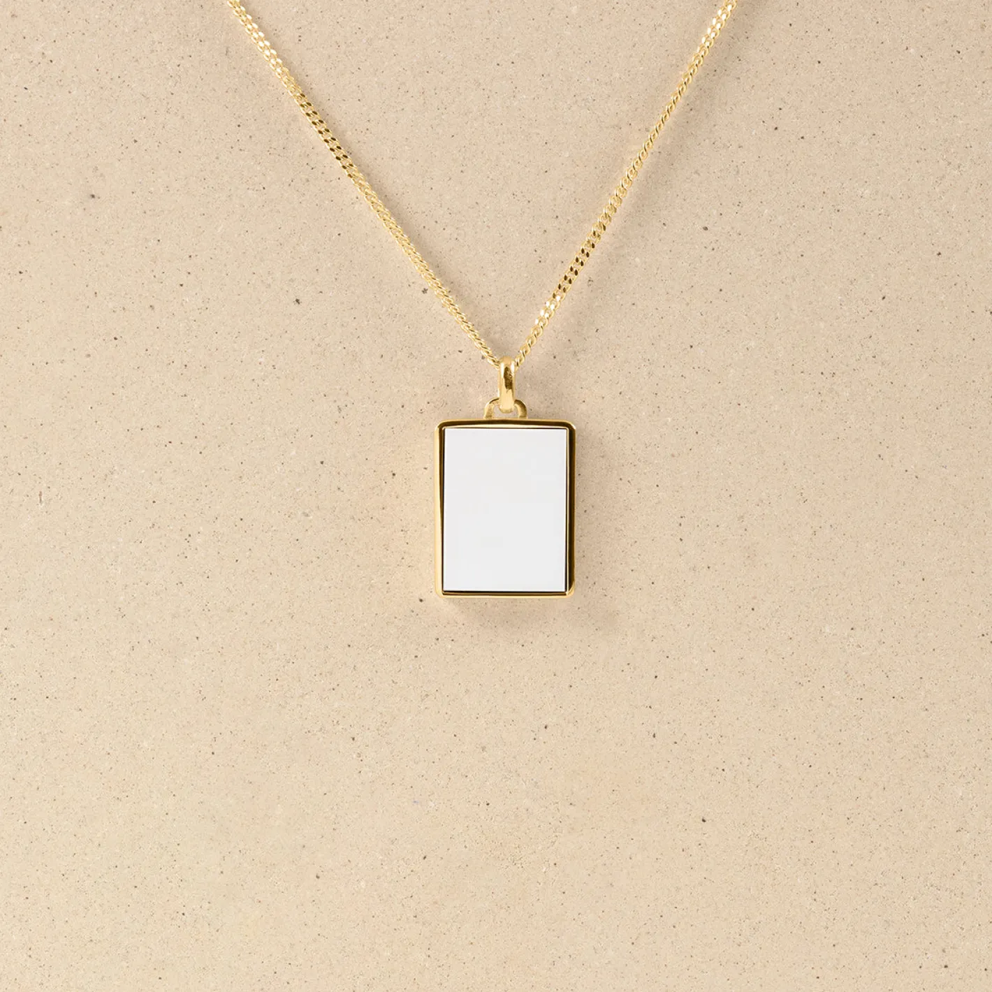 Shop STILNEST Chalcedon Tag Kette