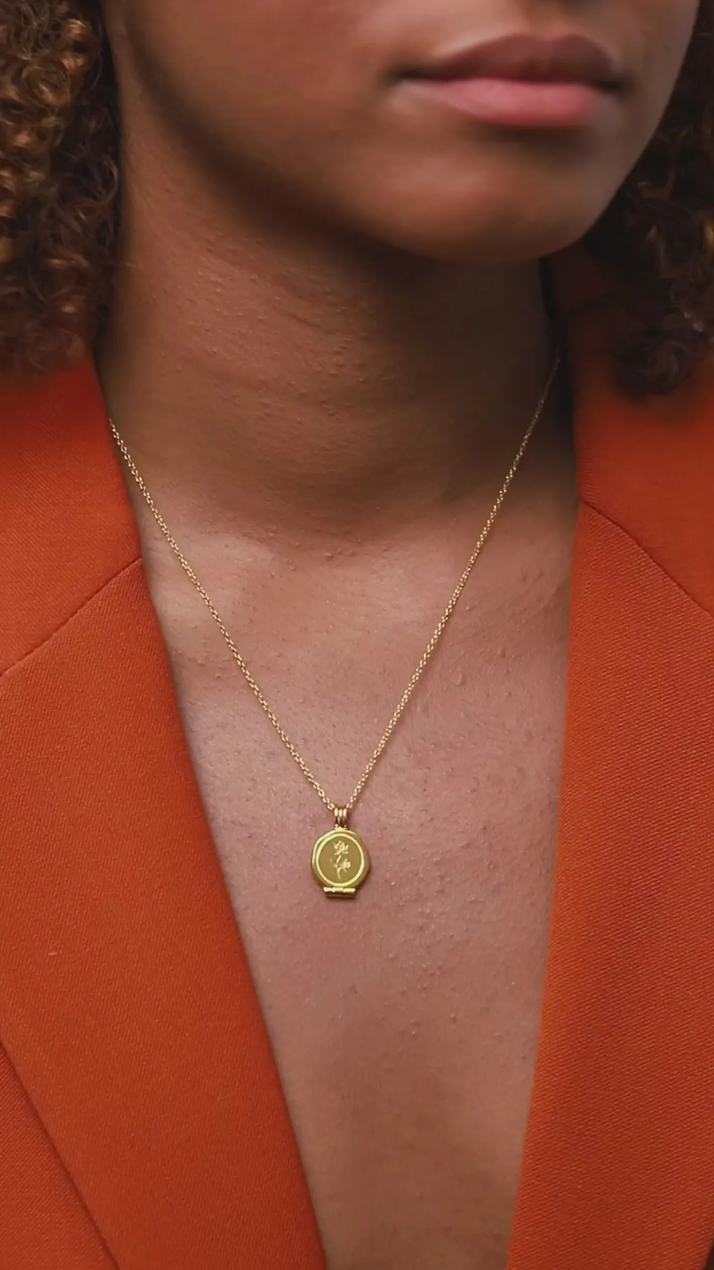 Online STILNEST Floral Seal Medaillon Anhänger | 585 Gold