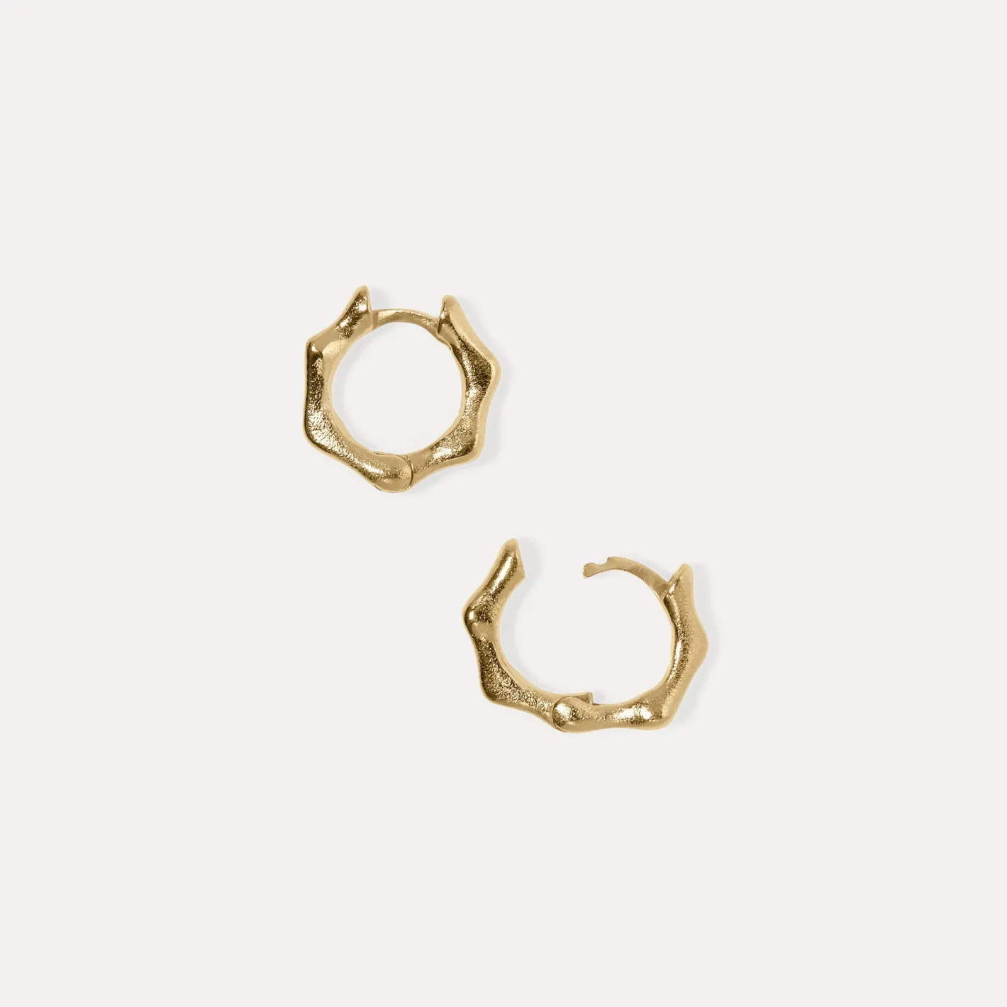 Online STILNEST Fluid Small Huggies | 585 Gold