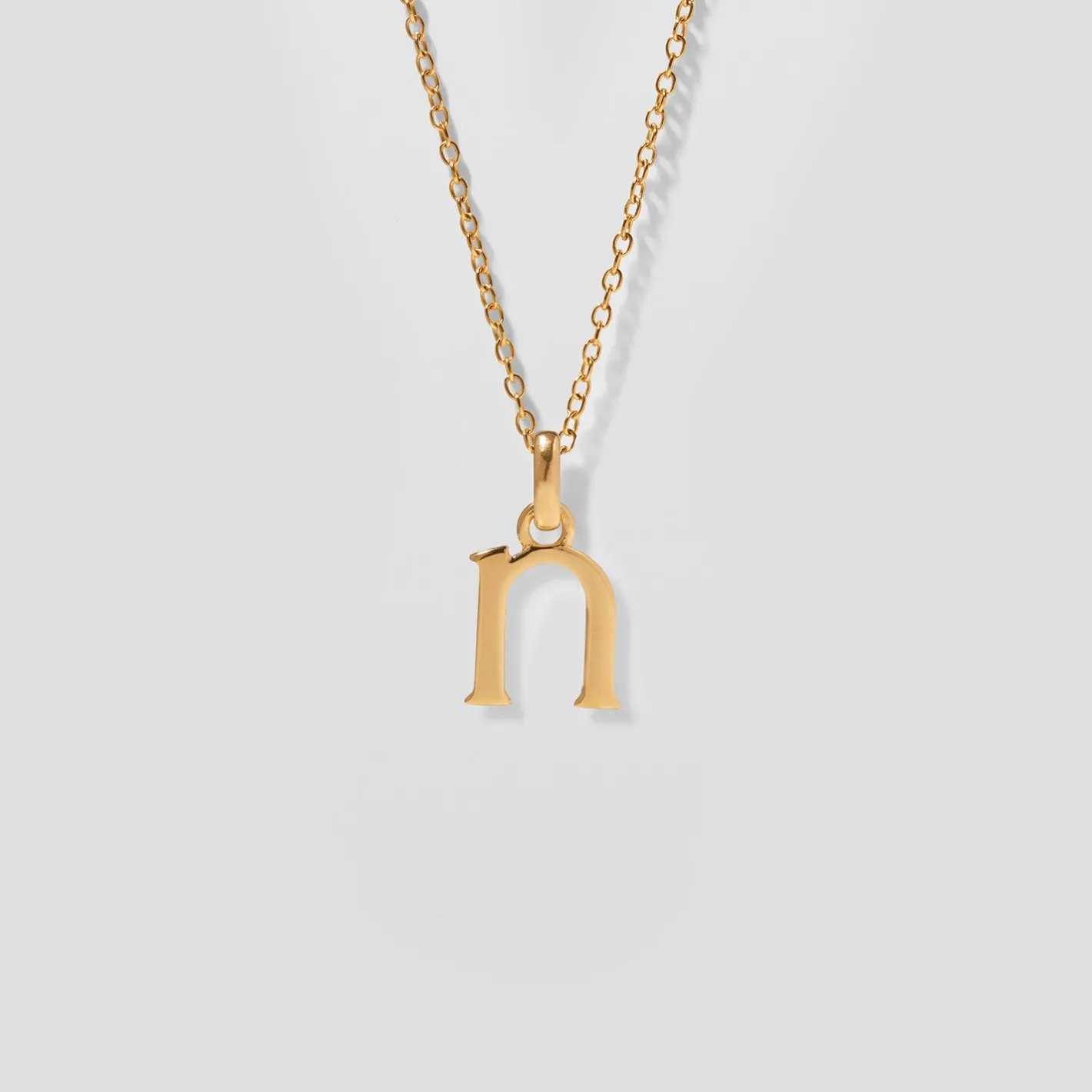 Shop STILNEST Initial mit Ankerkette 24k Gold Vermeil