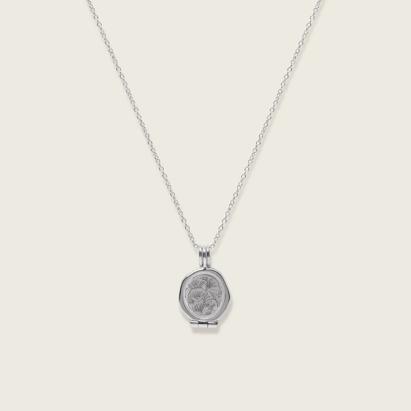 Sale STILNEST Nouveau Flower Seal Medaillon Kette
