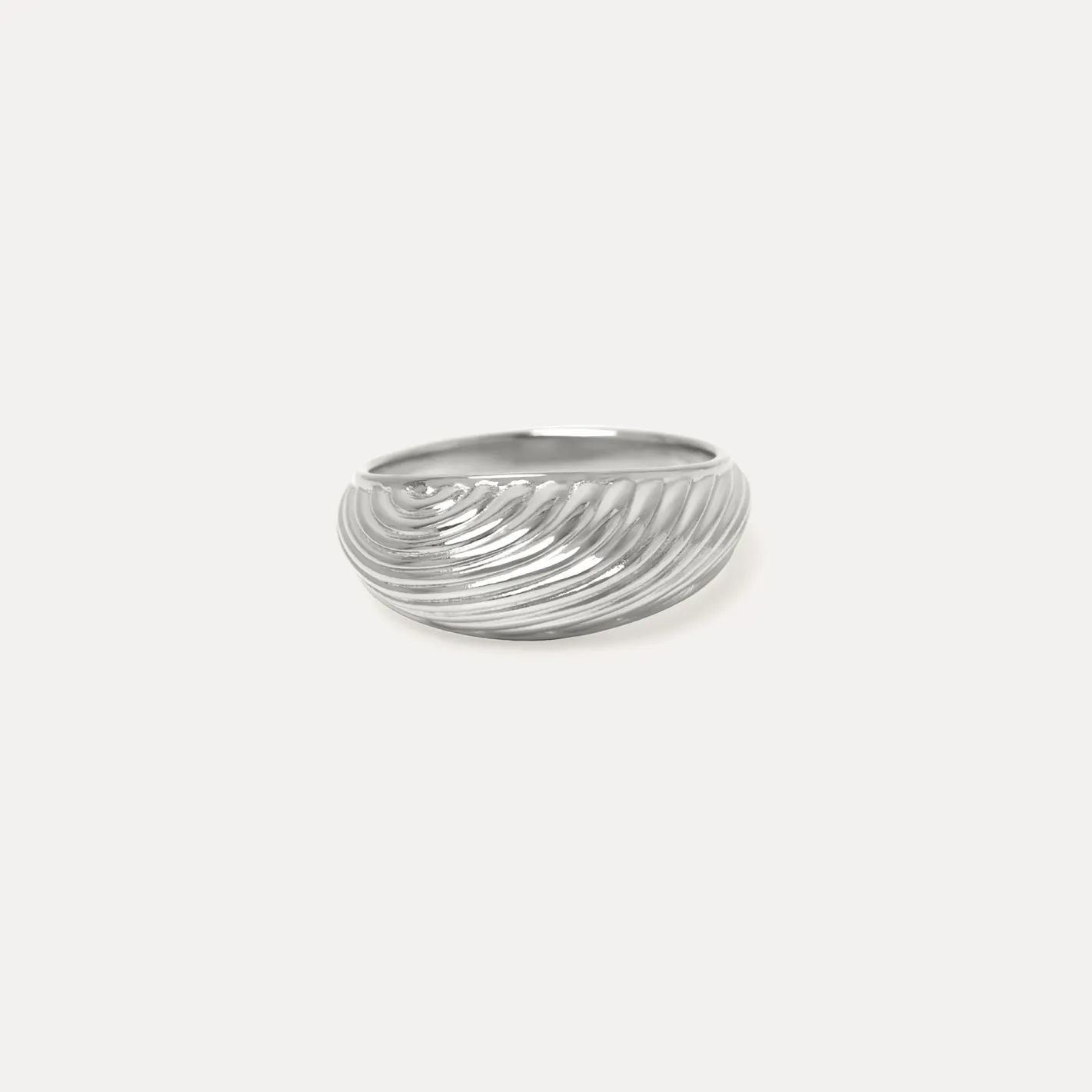 New STILNEST Ribbed Bombé Ring