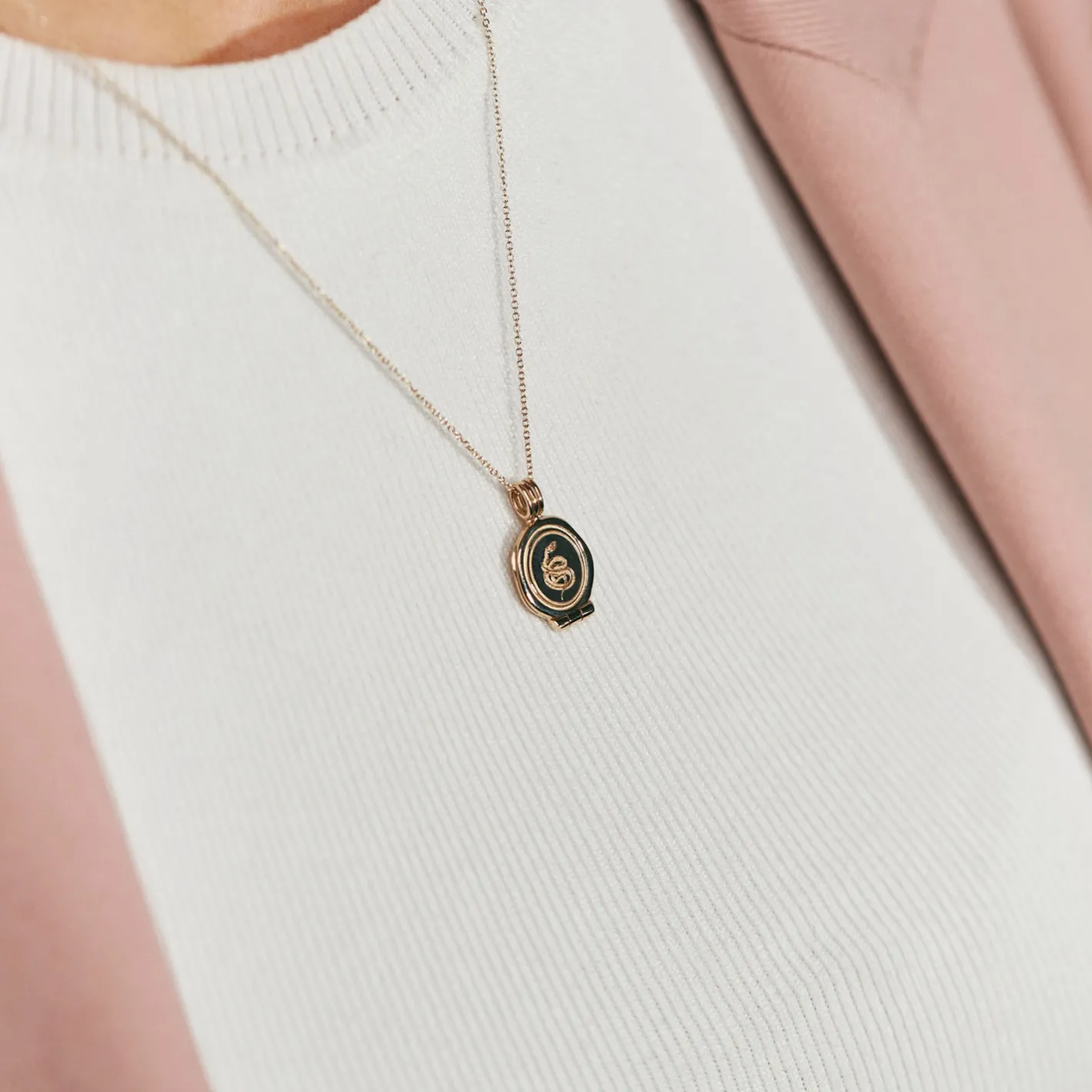 Best Sale STILNEST Snake Seal Medaillon Anhänger | 585 Gold