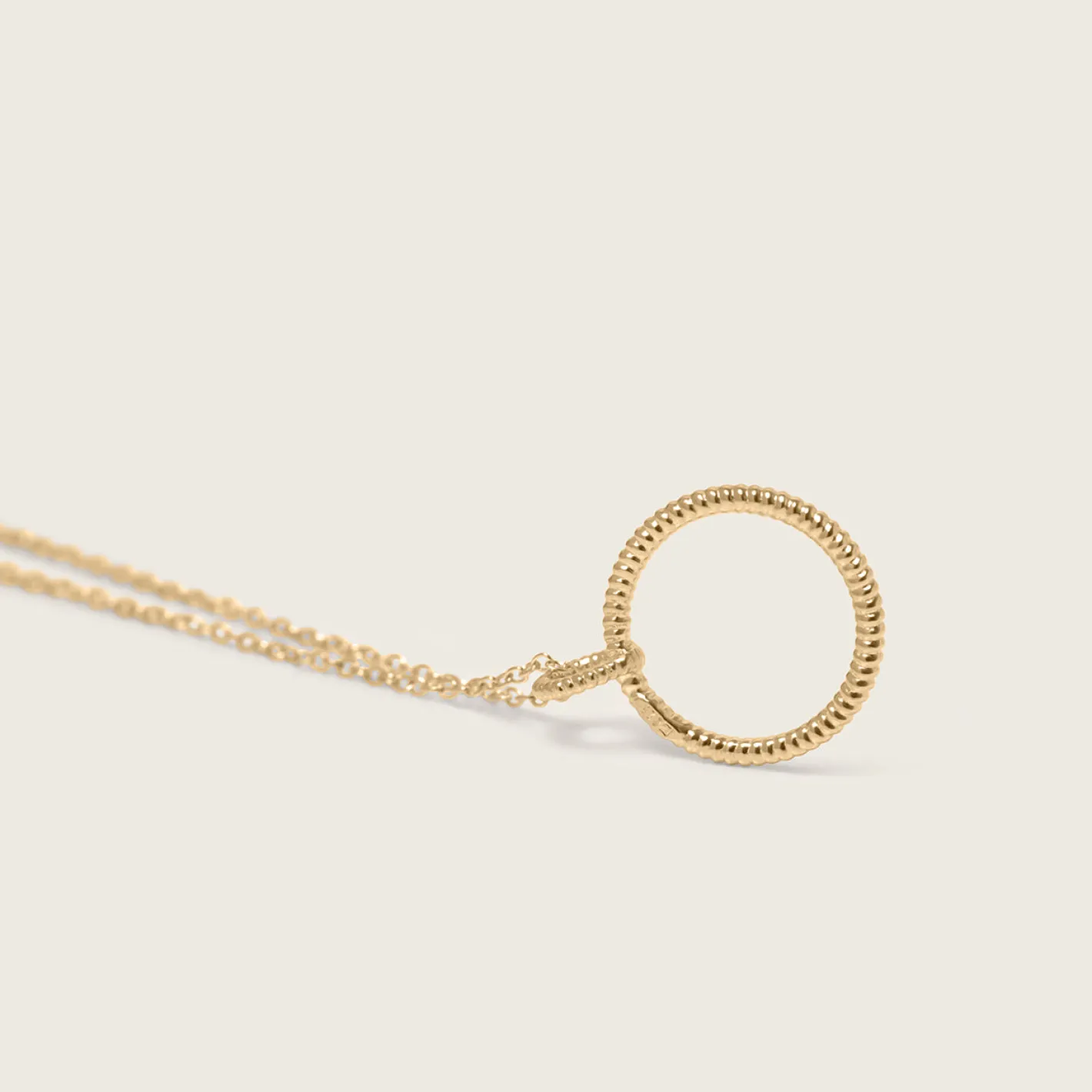 Shop STILNEST Snake Tail Circle Anhänger | 585 Gold