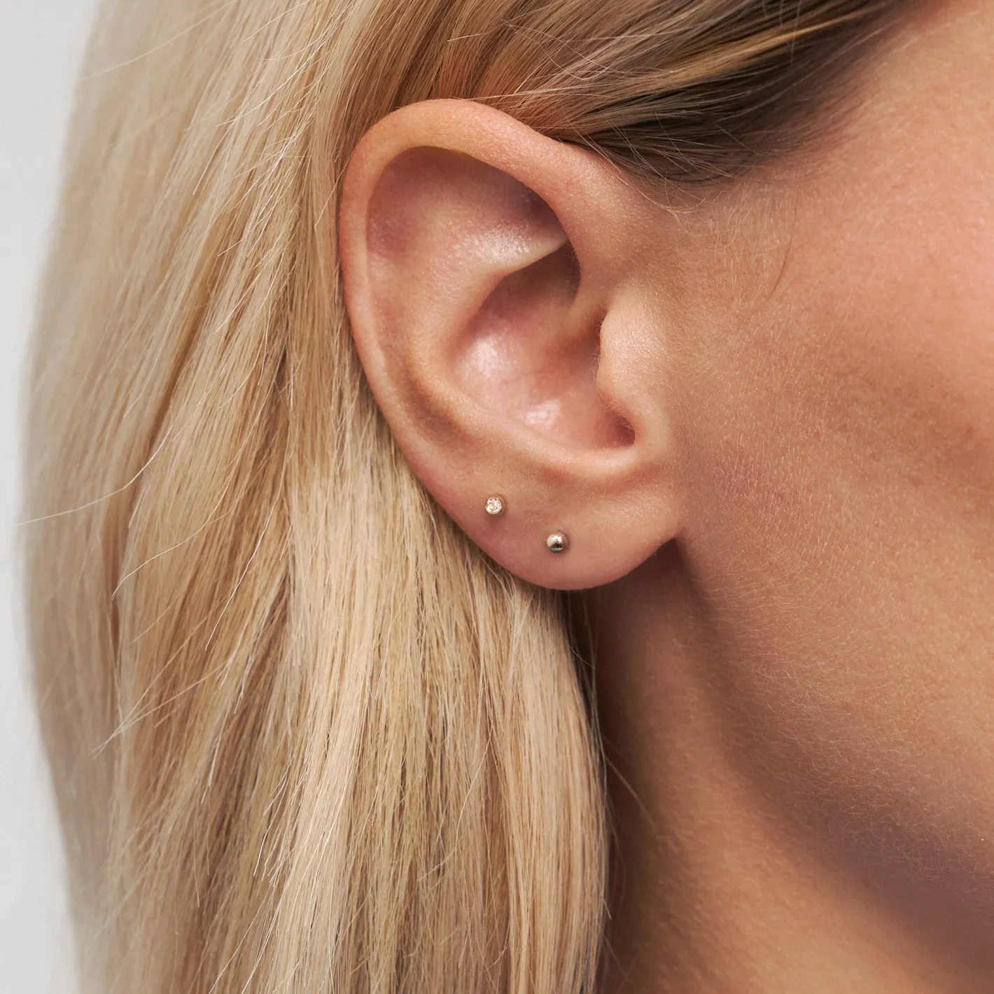 Hot STILNEST Weißer Saphir Brilliant Dot Ohrstecker Ohrringe - Single | 585 Gold