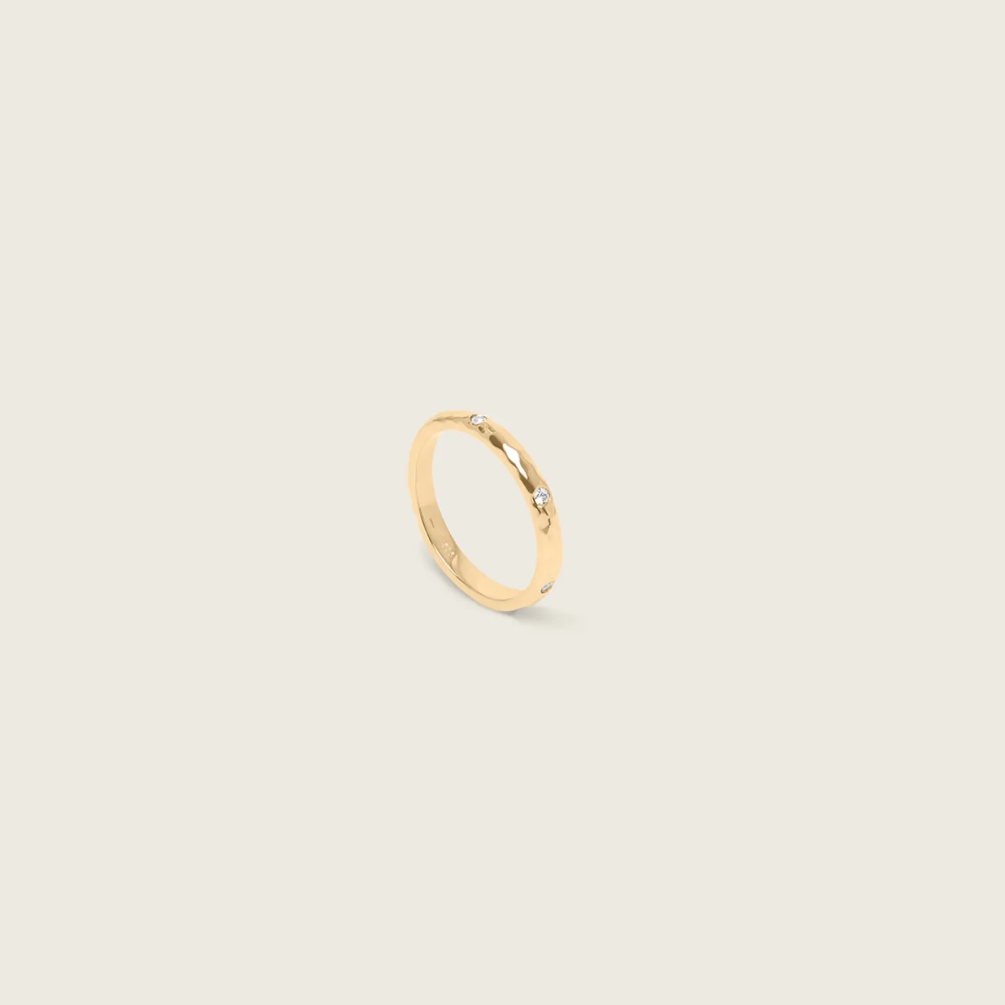 New STILNEST Weißer Saphir Textured Ring | 585 Gold