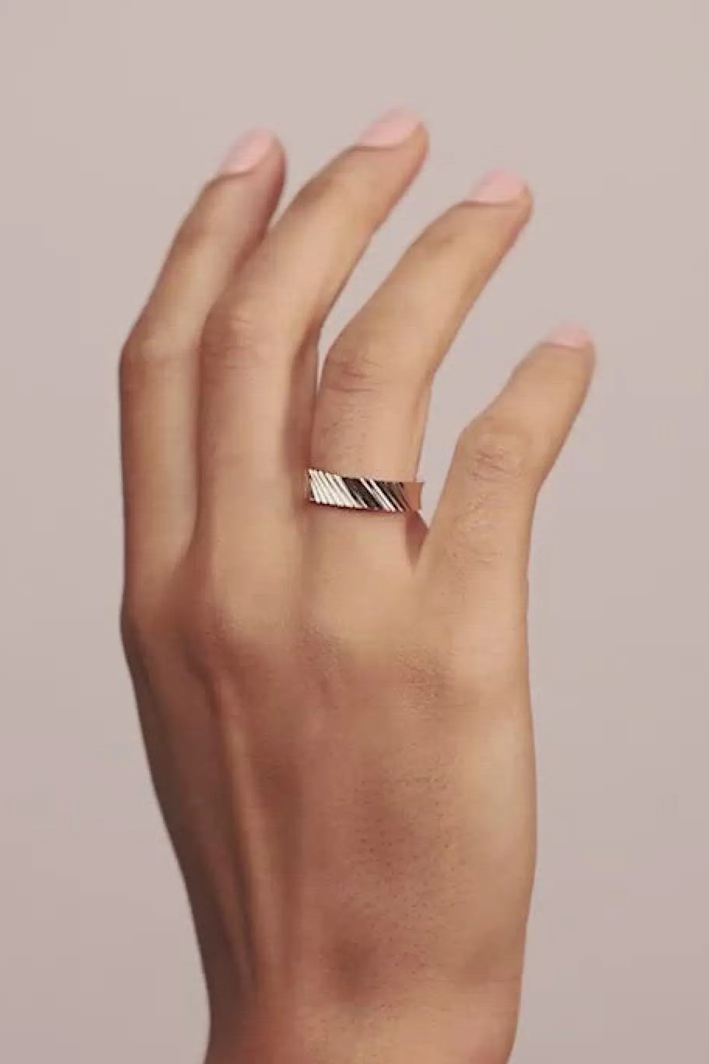 Store STILNEST Wide Fanned Fair Band | 585 Gold